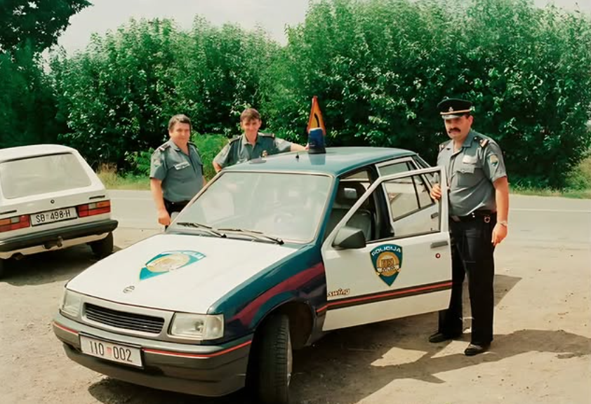 Fotografija koja govori više od tisuću riječi: Ovako je izgledala hrvatska policija na početku stvaranja države