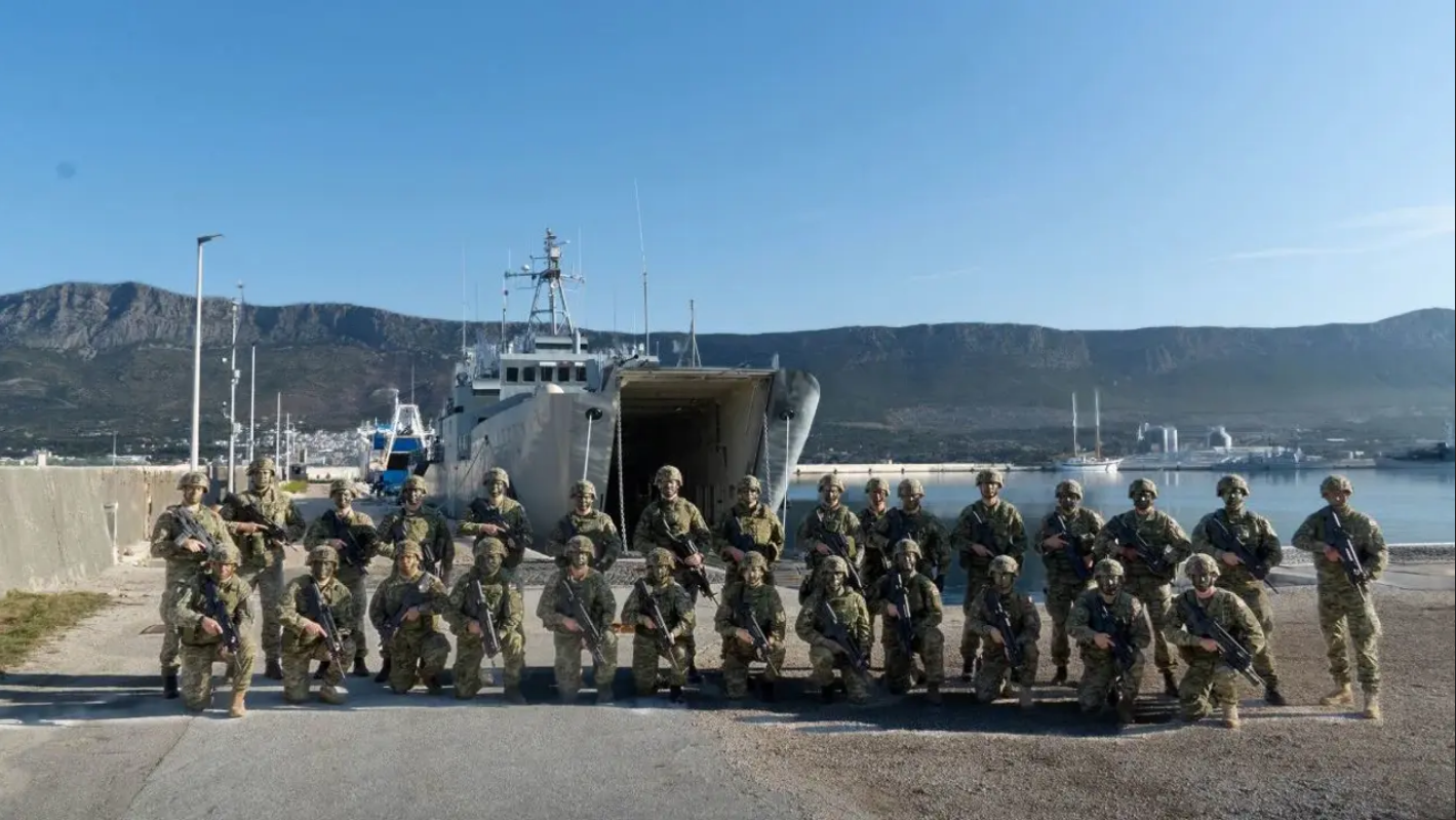 “Vukovi” uvježbavali zračni i amfibijski desant u Dalmaciji