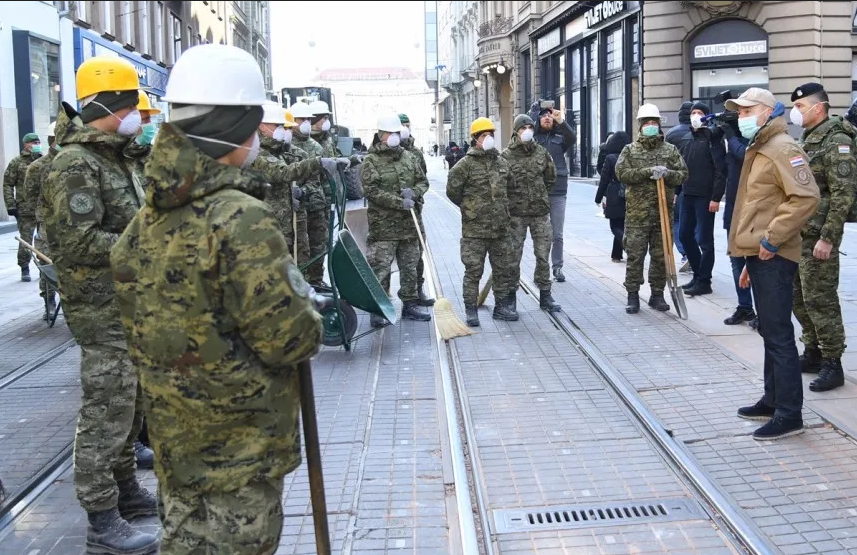 150 pripadnika Hrvatske vojske od ranih jutarnjih sati nastavlja pomagati Zagrebu