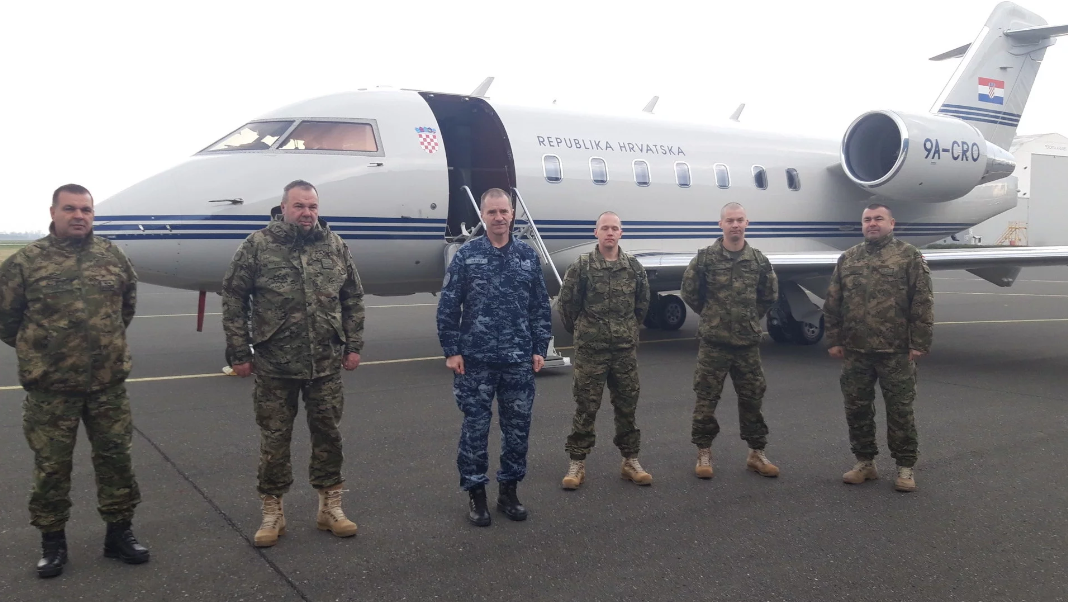 Medicinski tim MORH-a poletio za Litvu, nose stotinjak kilograma zaštitne opreme: "Naši vojnici su dobro, imaju dobru skrb"
