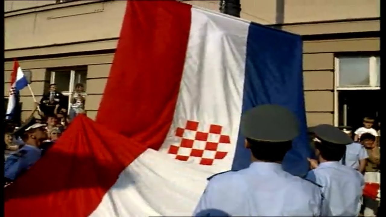 DANA 25. SRPNJA 1990. GODINE, NA NAŠU TROBOJNICU JE I SLUŽBENO VRAĆEN POVIJESNI HRVATSKI GRB