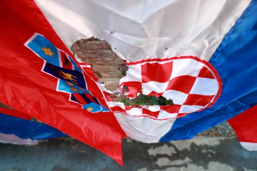 Labrović usred Zagreba spalio hrvatsku zastavu