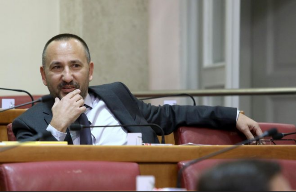 ‘VRTIO JE GLOBUS, PRIČAO O RAVNOZEMLJAŠIMA’ Što je presudilo Zekanoviću? ‘Ne mogu dozvoliti da mi stranka leluja s lijeva na desno’