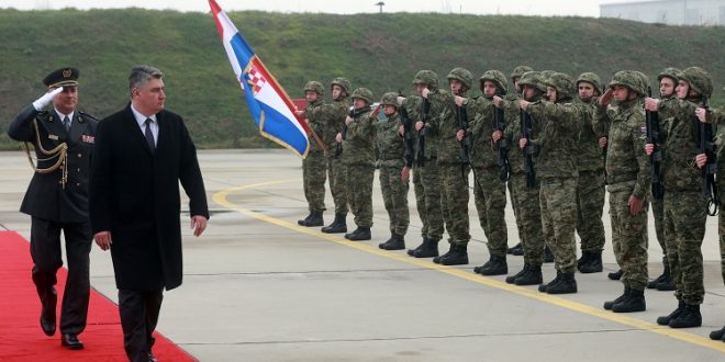 MILANOVIĆ URUČIO ODLIKOVANJA: Svečano obilježena 30. obljetnica Hrvatskog ratnog zrakoplovstva