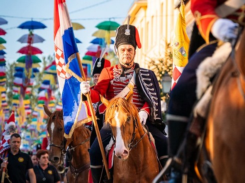 Konjanici ipak sudjeluju u mimohodu za Oluju: Tradicija nije izostavljena