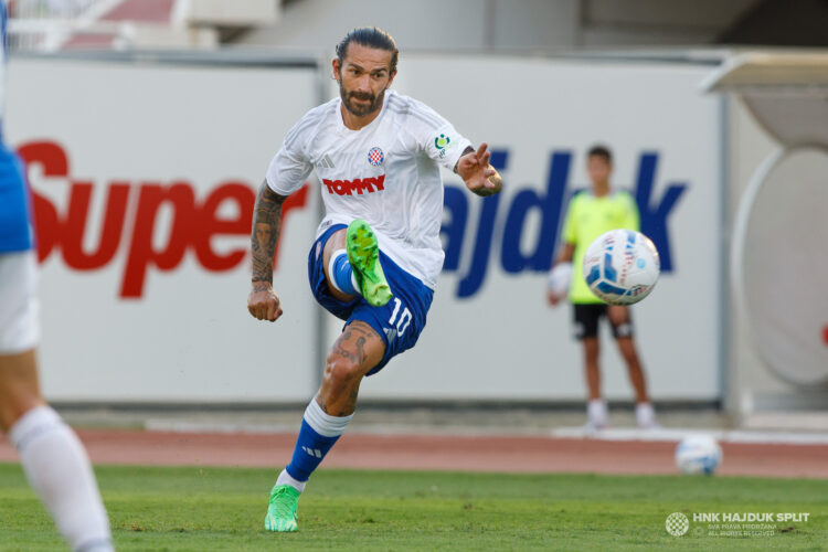 Hajduk preokrenuo Varaždin pogocima Krovinovića i Livaje
