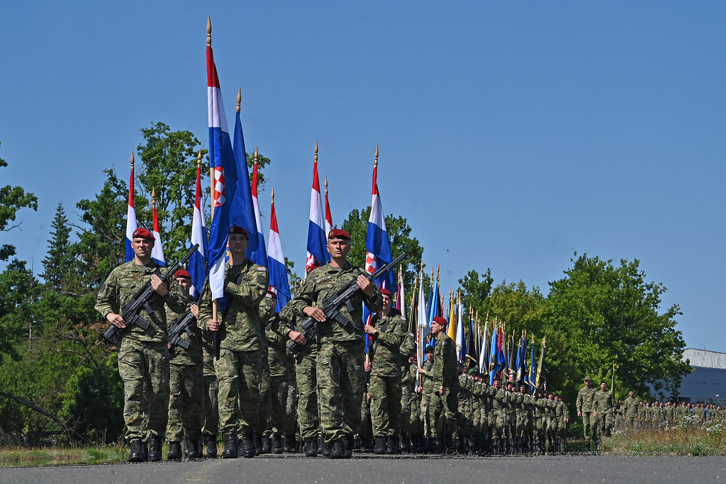 Hrvatska vojska u punom sjaju na pripremama za vojni mimohod