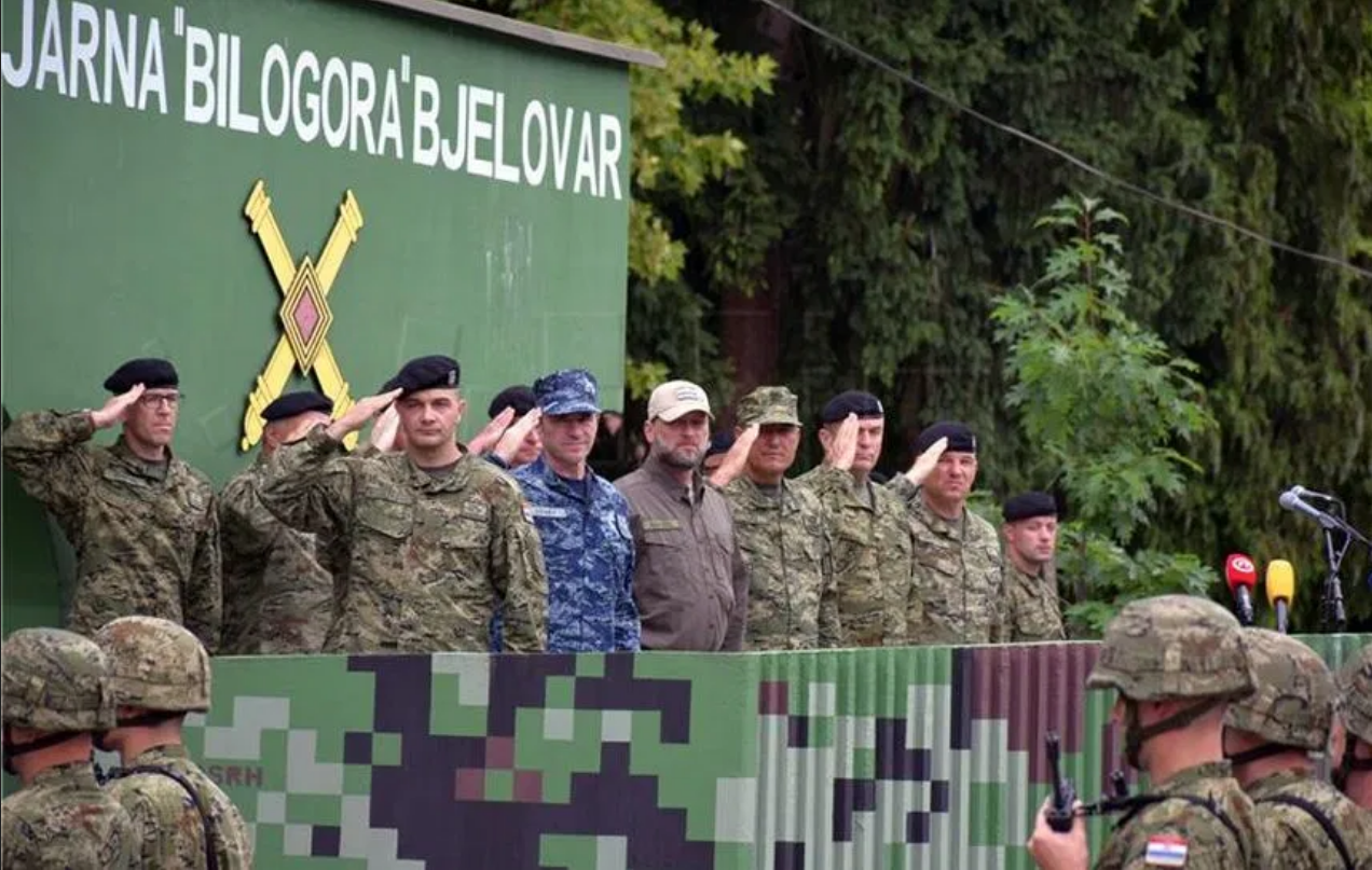 Ministar Banožić ispratio 8. vojni kontigent u Poljsku