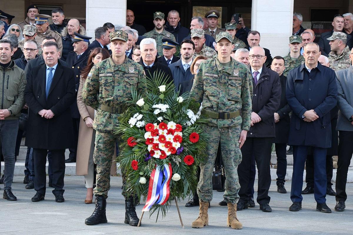 Obilježena 33. obljetnica utemeljenja Hrvatskog vijeća obrane i 20. obljetnica Prve pješačke (gardijske) pukovnije OS BiH