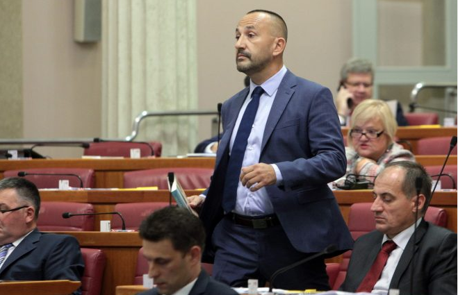 ZEKANOVIĆ UPOZORIO NA OGROMAN PROBLEM: ‘Vlada nije omogućila svim državljanima mogućnost glasanja’