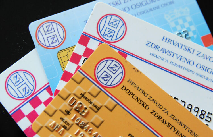 Prevaranti ne miruju. Oglasio se HZZO, posebno upozoravaju umirovljenike