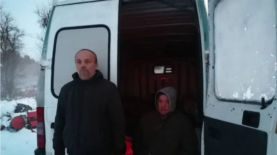 'Dva tjedna spavamo u kombiju i smrzavamo se. Nitko nam nije bio. Da nam je topla kućica...'