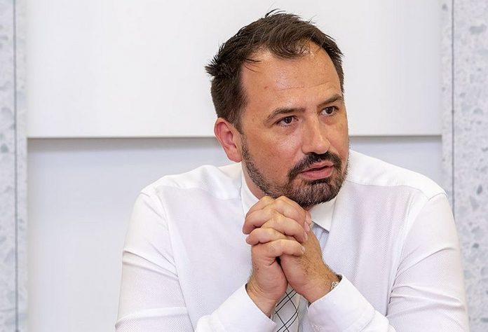 PETERNEL: Zašto je kriv Škoro? Valjda jer nije kičmu savio pred svemoćnim HDZ-om