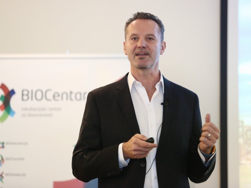 Sadrži četiri vrste soli i jedan šećer. Štagljar o Pfizerovu cjepivu: 'Nema mjesta strahu'