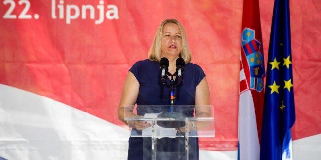 Lili Benčik: Odgovor Kristini Ikić Baniček na njen neprihvatljiv govor mržnje u Brezovici