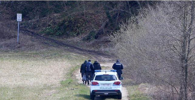 ILEGALNI MIGRANTI PRONAĐENI KOD GLINE Pakistanci noževima izranjavali i opljačkali Afganistance