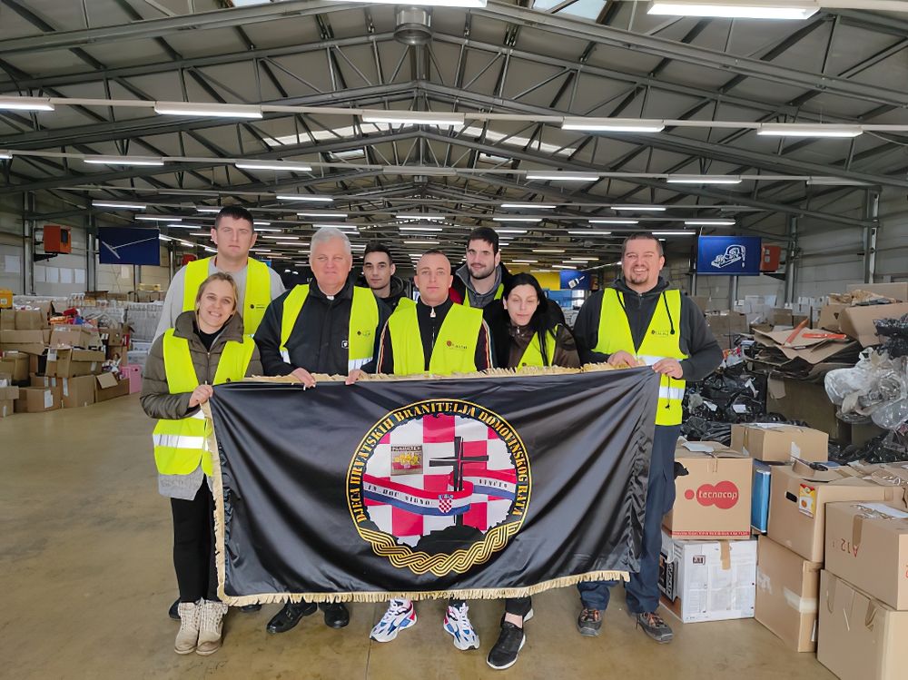 Djeca branitelja 4. gardijske brigade volontirala u sisačkom Caritasu