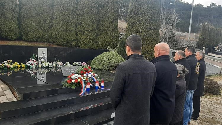 Ministar Medved odao počast Damiru Tomljanoviću - Gavranu