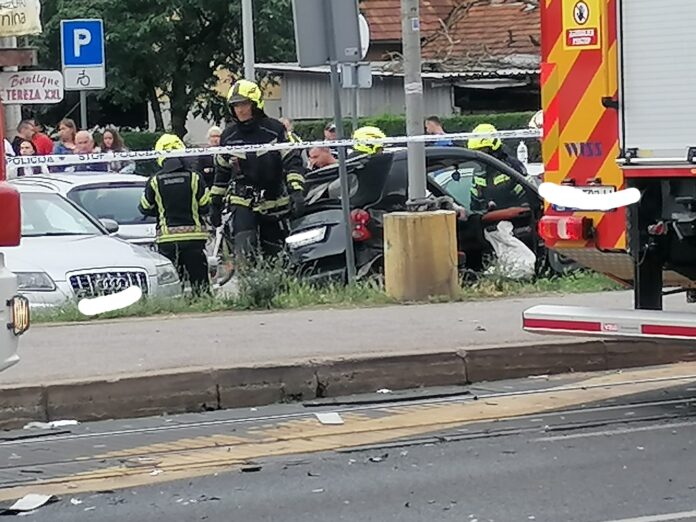 STRAHOTA U ZAGREBAČKOJ DUBRAVI! U sudaru sudjelovala tri automobila, nekoliko ozlijeđenih osoba