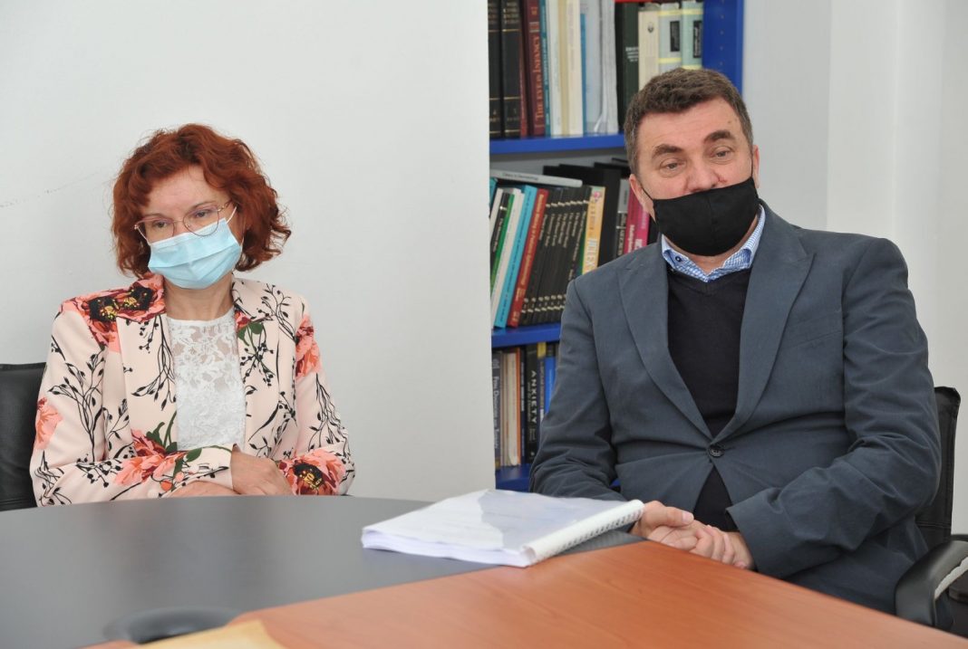 Kajkić predao dr. Bosanac dio dokumentacije nestale iz vukovarske bolnice 1991.