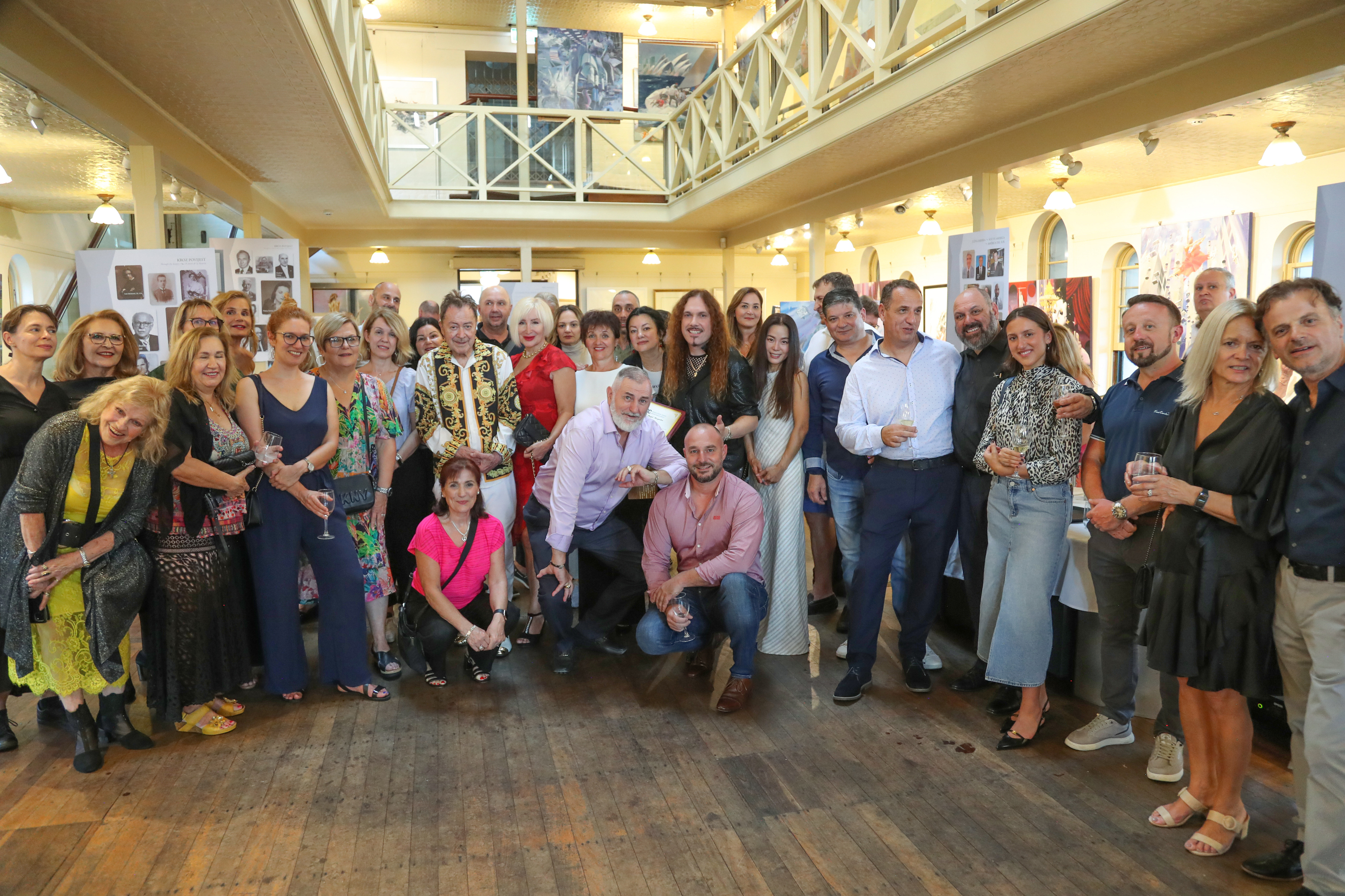 Globalna putujuća izložba 'Hrvati ujedinjeni kravatom' osvaja Sydney