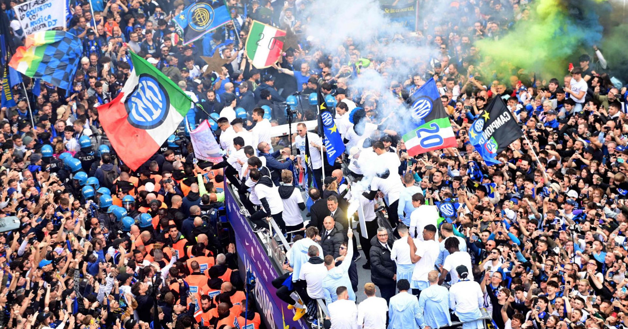 INTER SLAVI NASLOV   Spektakularnoj fešti u Milanu prethodila lijepa gesta Hrvata: Pogledajte ludnicu na San Siru