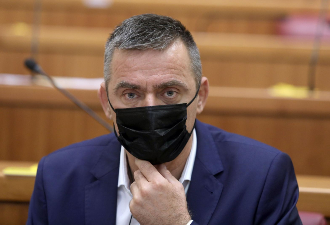 ĆIPE IZMISLIO RATNU PRIČU, ZAPOVJEDNIK OBRANE VUKOVARA MU PORUČUJE: ‘Laž boli gore od četničkog metka! To je sve što imam, oduzimaš mi to na odvratan način!’