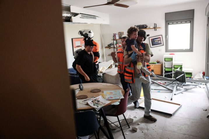 Iran ispalio salve projektila na Izrael nakon američkog napada