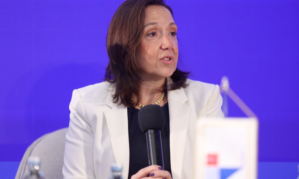 Uvode se nova pravila za liječnike koji rade kao privatnici, a bolnice i ambulante povezuju