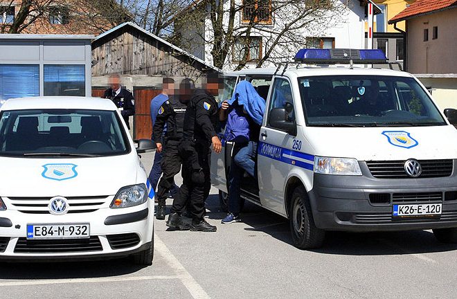 U ZATVORU ĆE PROVESTI ČETIRI GODINE: U BiH osuđen muškarac koji se u Siriji borio za teroriste