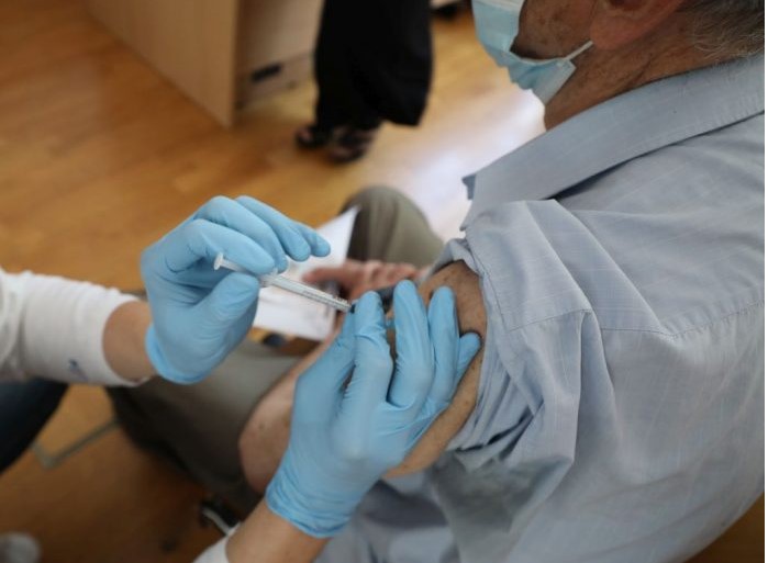 Što se događa na Islandu? – Procijepljenost 70%, a COVID-19 se strelovito širi