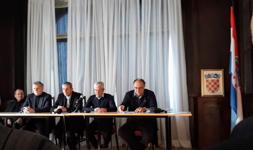 VIDEO Hrvatski dragovoljci, istinski rodoljubi i branitelji Istre u Puli podržali inicijativu osnivanja nove platforme Zajedno u ratu- zajedno u miru za zaštitu digniteta Domovinskog rata i očuvanje hrvatskog nacionalnog bića u Istri