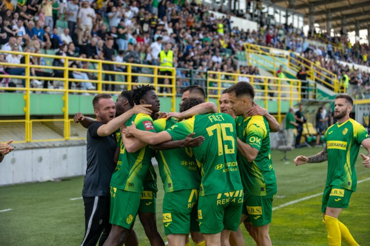 SHNL  Dinamo dvaput gubio pa iz penala došao do boda u Puli