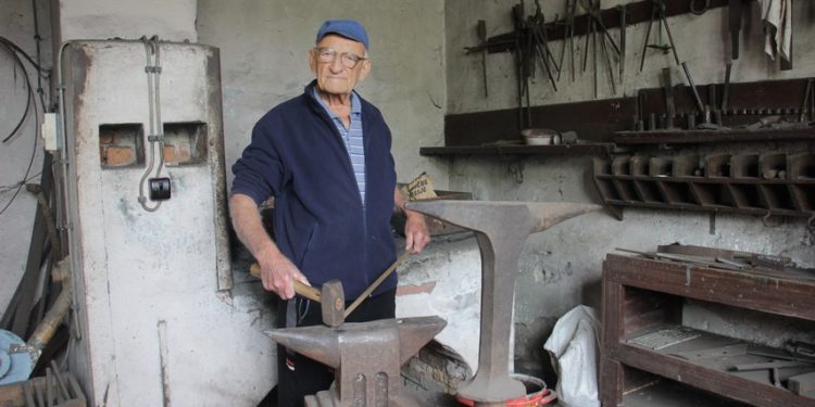 STARI ZANATI Ivan Kapusta: ‘Nekad je bilo nezamislivo da selo nema kovača, a danas tog zanimanja više nema’