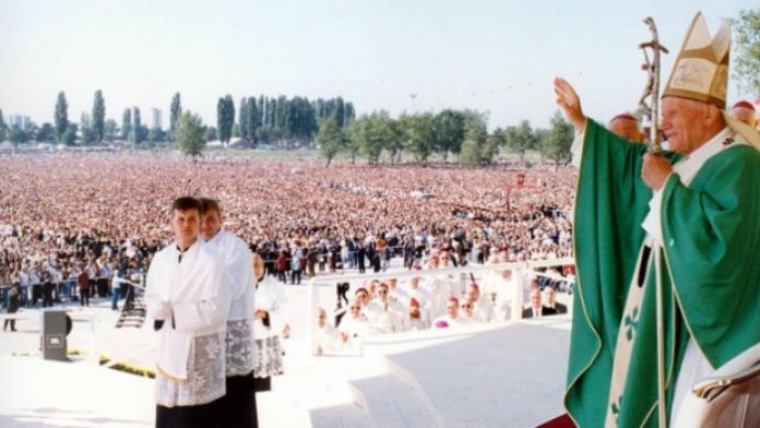 11. rujna 1994.g. - Papa Ivan Pavao II održao misu na hipodromu