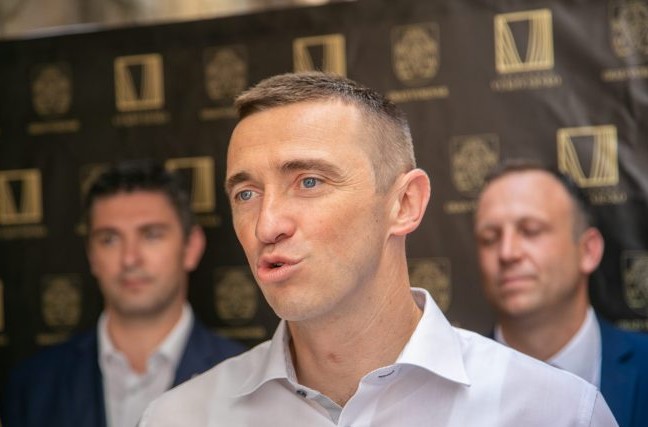 PENAVA IZMEĐU REDAKA SVE OTKRIO! Sad je jasno što planira napraviti Plenkoviću