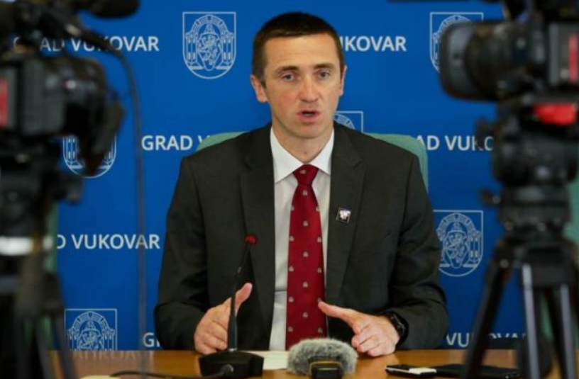 Skandal na pomolu: Penavin otac nedavno je kupio veliko polje. Sad tamo grade cestu, država će je otkupiti