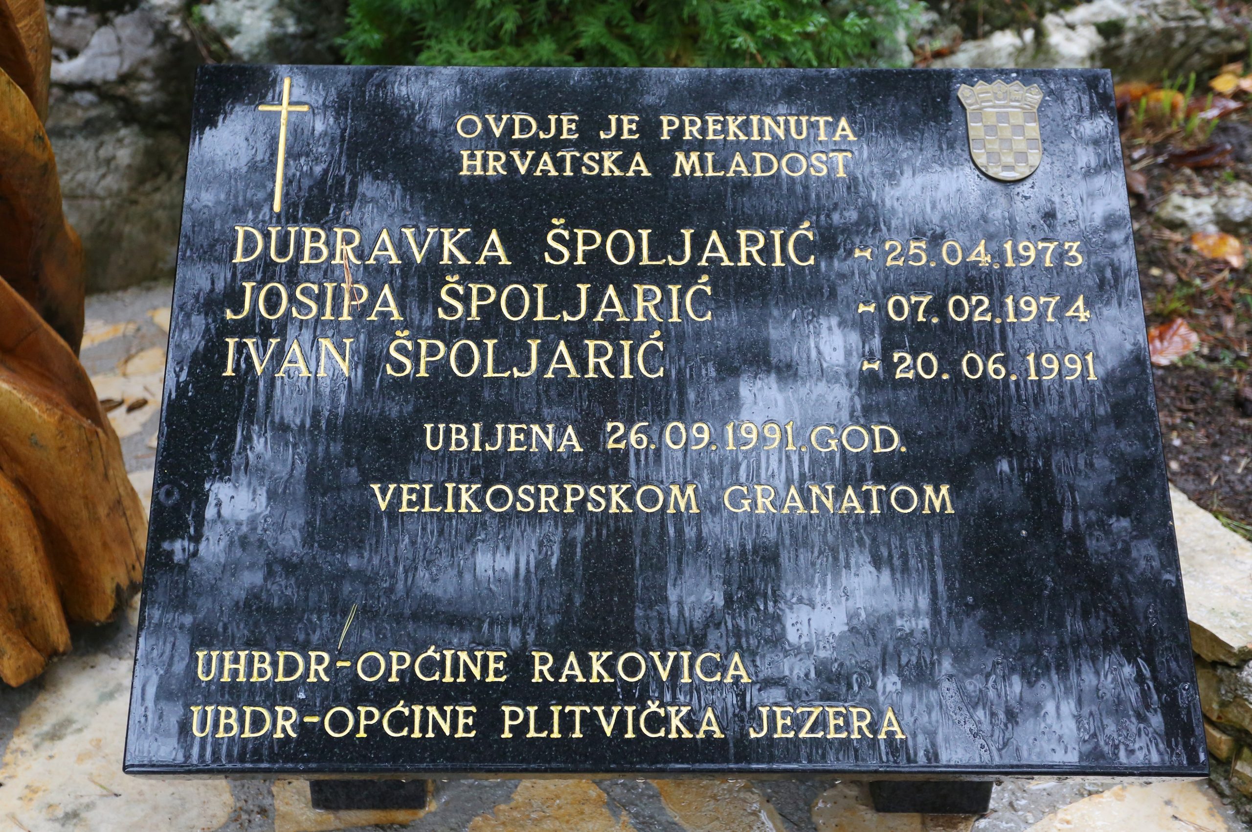 30. OBLJETNICA SPOMENA NA UBIJENU HRVATSKU MLADOST I NAJMLAĐU ŽRTVU U DOMOVINSKOM RATU - IVAN ŠPOLJARIĆ