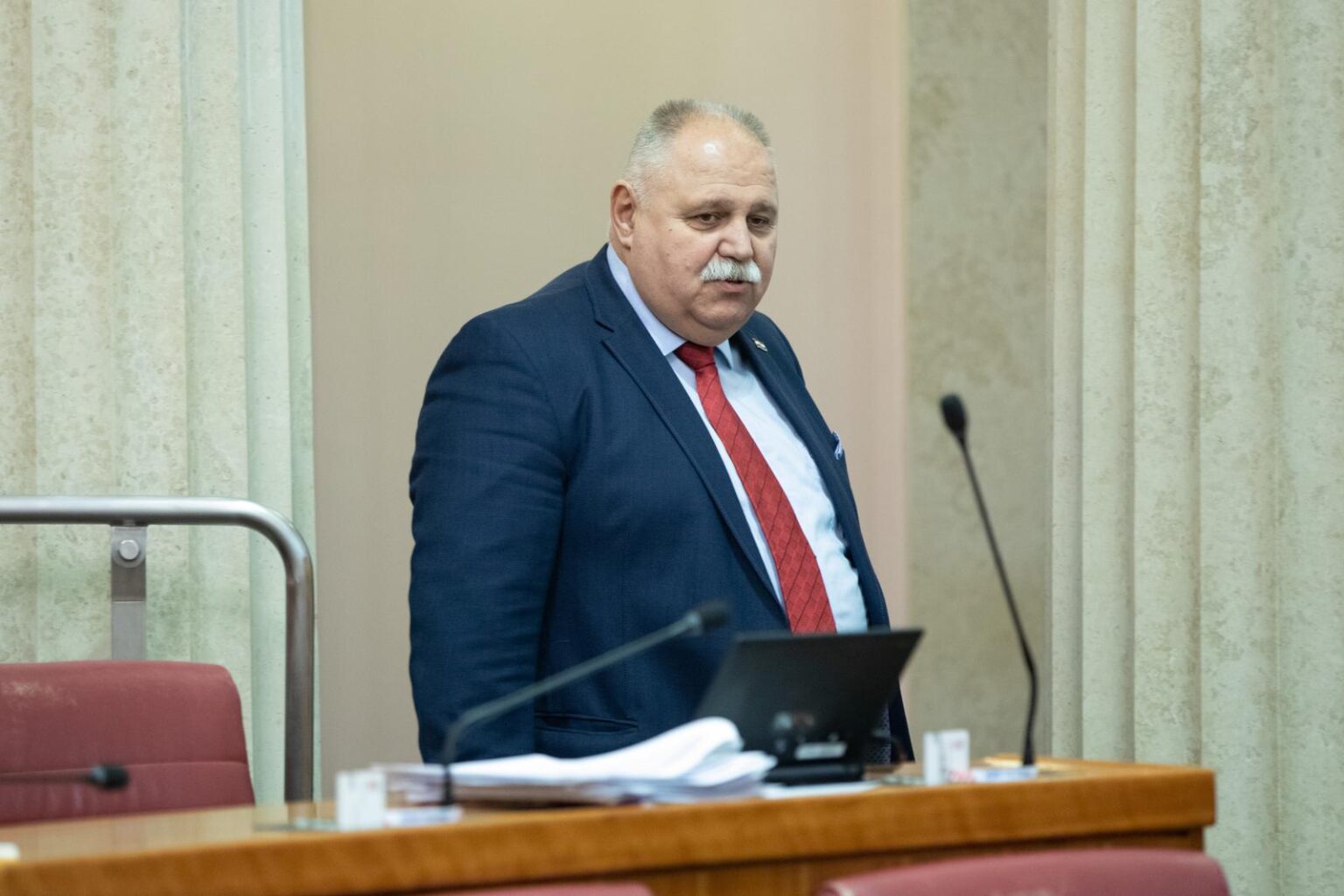 Tko je bio Ivan Šuker? Nesuđeni strojar i sin gastarbajtera volio je i košarku, a jedan dio biografije je prešućivao