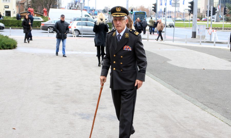 Oglasila se i druga skupina generala: Ako se Gotovina i drugi generali ne ispričaju, onda za njih vrijedi - Sami pali, sami se ubili!