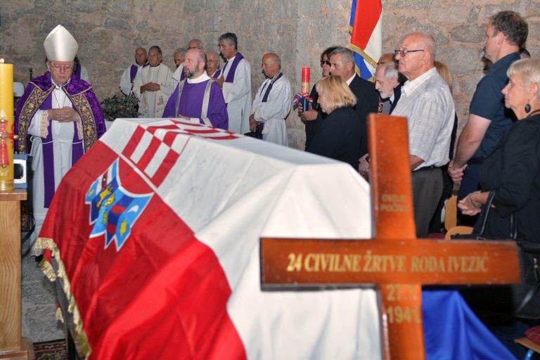 Veliki petak i nevine žrtve hrvatskog naroda: Jure Ivezić (3) ubijen u četničko-partizanskom pokolju u Srbu