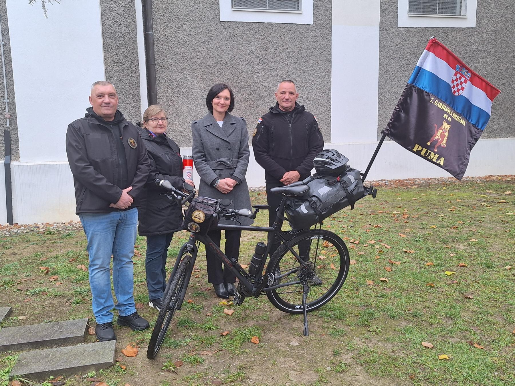 Varaždinski veteran ponovno pedalira do Vukovara odajući počast žrtvama Domovinskog rata