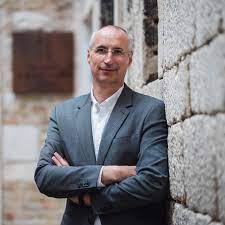 Puljak dobio kaznu od 100.000 kuna koju mora platiti iz svog džepa. Prozvao je Oparu, a evo što on kaže