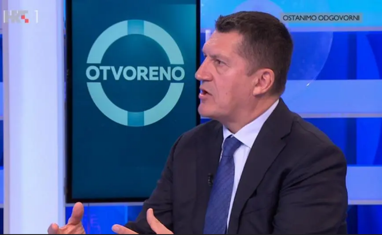 Lučić : Najveći problem u BiH je što se ne drži Ustava