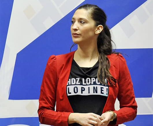 Riječko Milinovićevo vijeće o karnevalima: Hasanbegović sa svinjskom glavom, Tuđman obješen ... Isti aršini za sve?