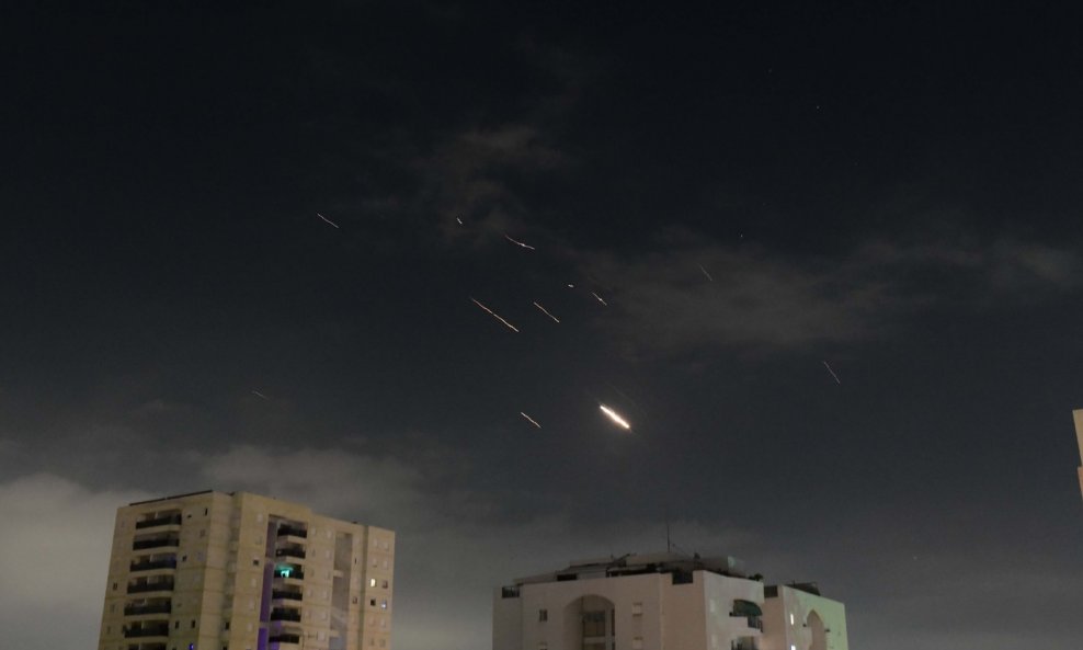 ESKALACIJA SITUACIJE  Izrael uspješno zaustavio većinu iranskih dronova i raketa, Hezbolah nastavio s vatrom