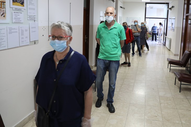 IZBORI 2020: Sva biračka mjesta uredno otvorena