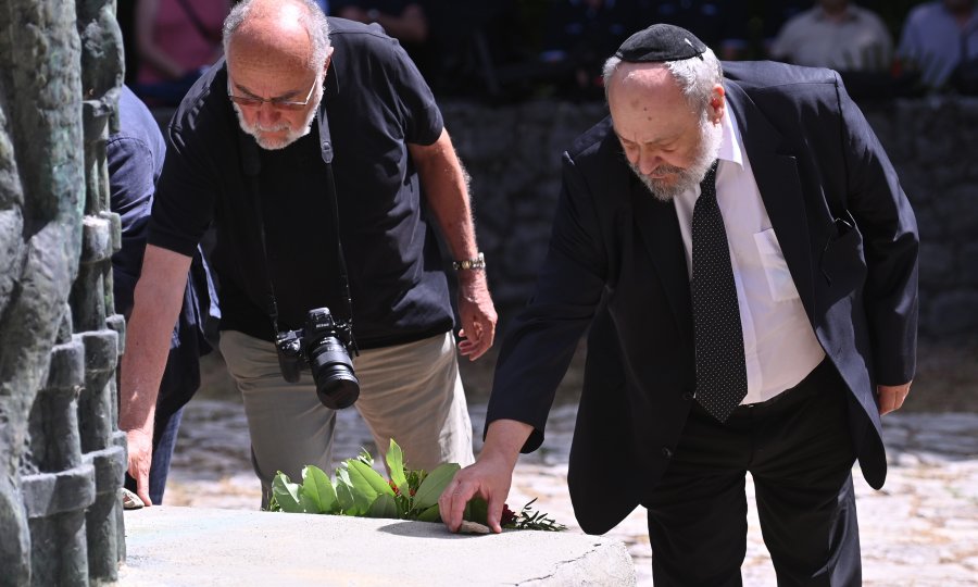 Kraus: U ime tisuća žrtava tražim zabranu ustaškog pozdrava 'za dom spremni'