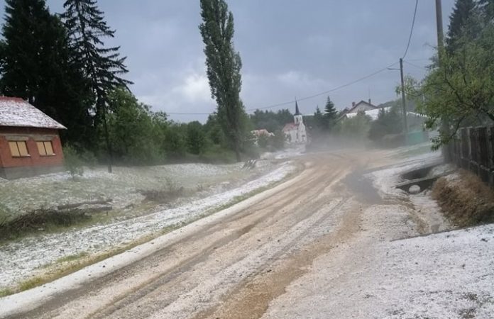 (FOTO, VIDEO) Nevrijeme zahvatilo sjeverozapad zemlje: Tuča kod Varaždina, Koprivnice, u Velikoj Gorici