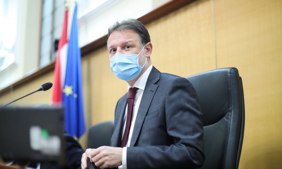 Burno u sabornici o HGK, Jandroković pojasnio: Nema glasanja o tome, to je moja odluka jer su me vladajuću tražili vrijeme za dodatne konzultacije